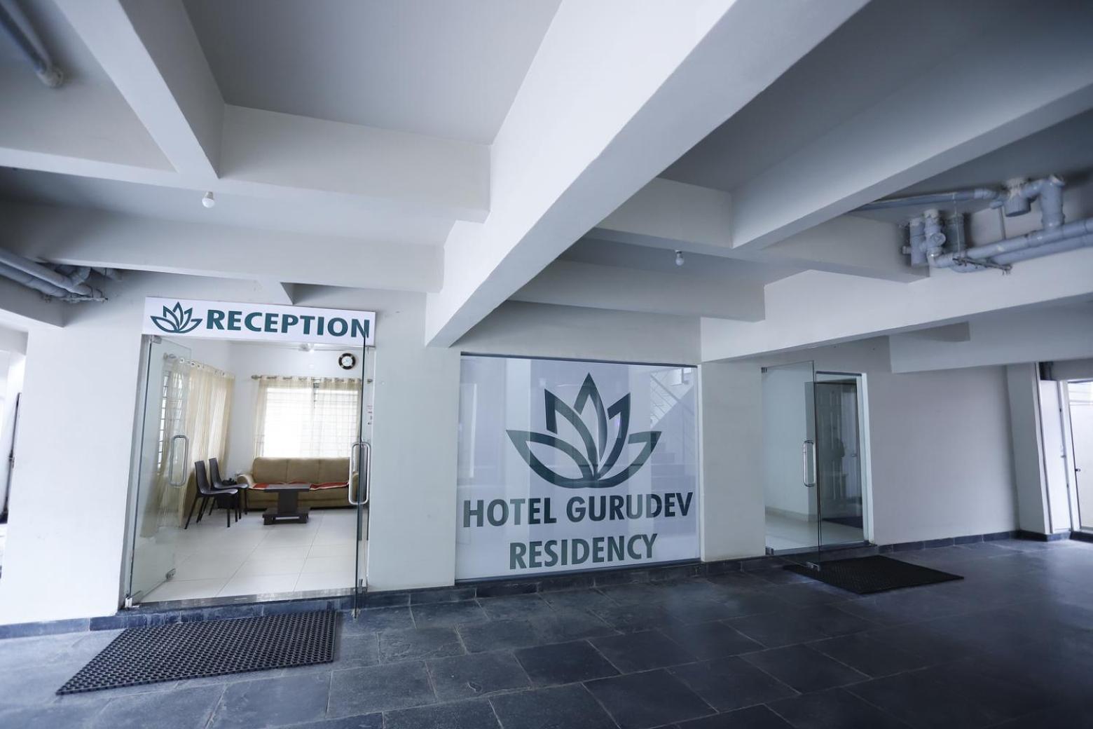 העיר בנגלור Hotel Gurudev Residency מראה חיצוני תמונה